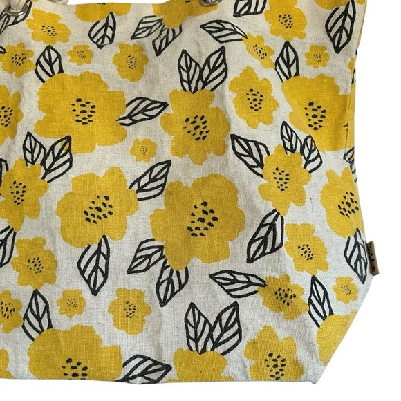 VERA NEUMANN CANVAS YELLOW FLOWER TOTE - Picture 5 of 14